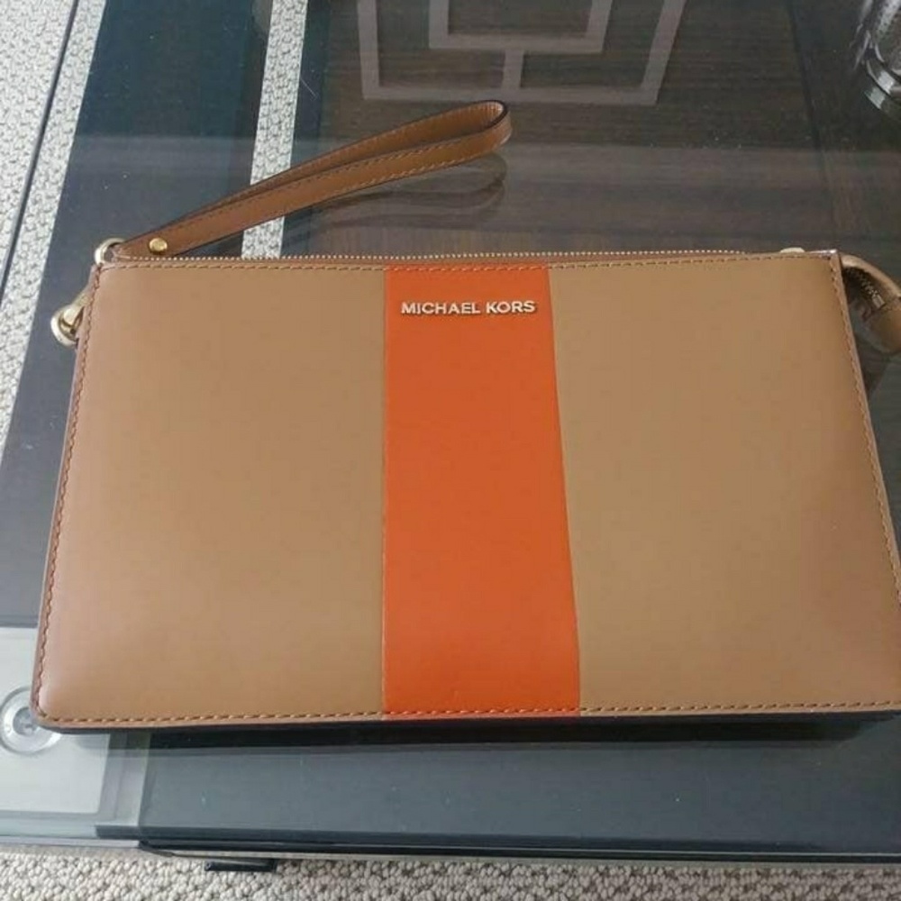 Michael Kors wristlet